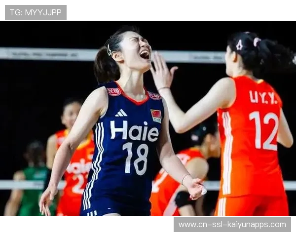 大学排球决赛：主力受伤逆转取胜